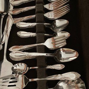 Silverware Set with Case